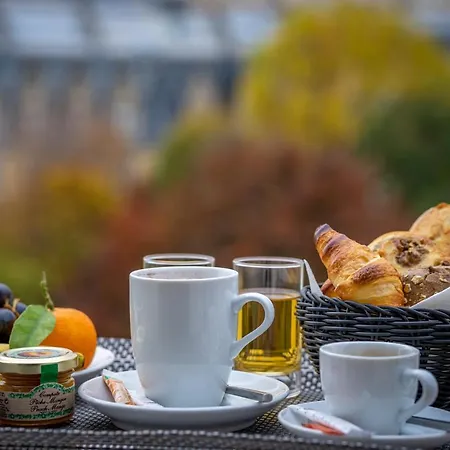 Saxe Eiffel Hotell
