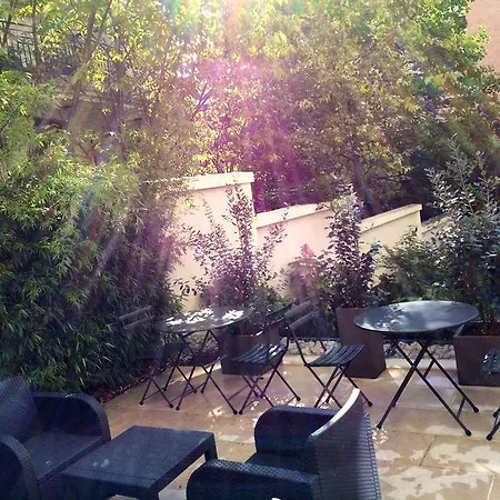 Saxe Eiffel Hotell