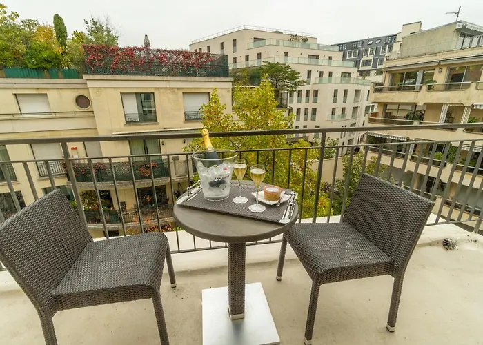 Saxe Eiffel 4* Paris