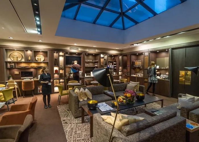 Hotel Saxe Eiffel 4*