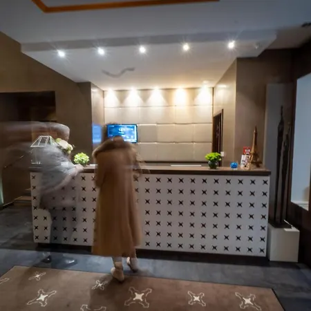 삭세 에펠 4* 파리