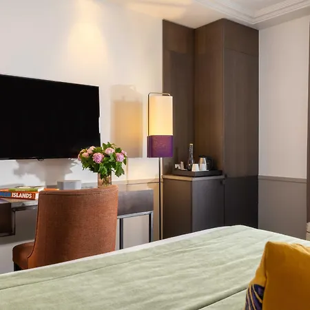 Hotel Saxe Eiffel 4*