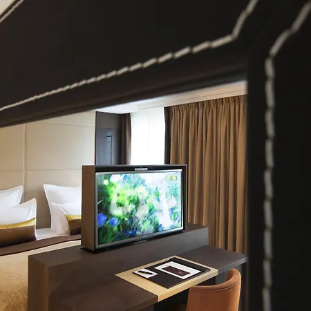 Saxe Eiffel Hotel Paris