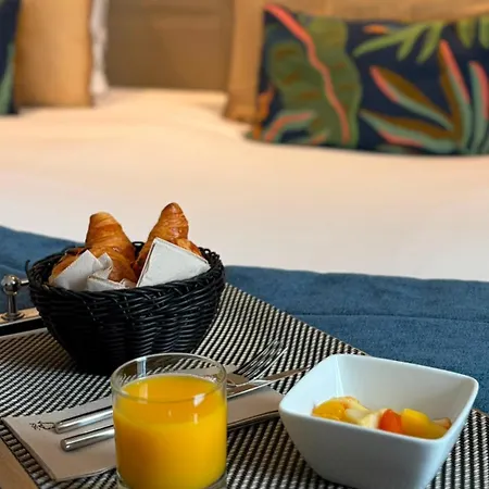 Saxe Eiffel Hotel 4*