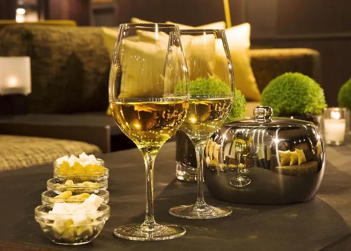 Saxe Eiffel Hotel 4*