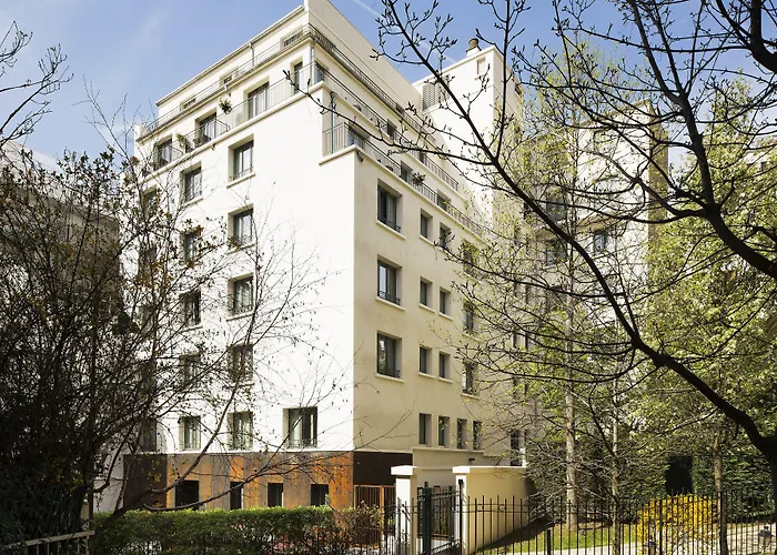 Saxe Eiffel Hotel 4*
