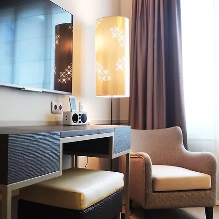 Hotel Saxe Eiffel 4*