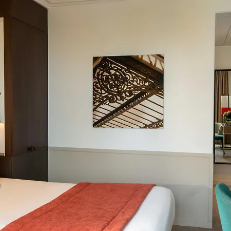 Saxe Eiffel Отель 4*